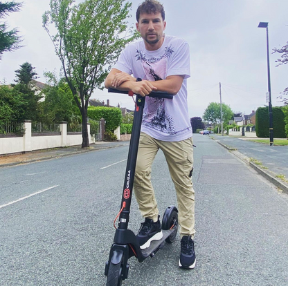 The Official Cruzaa Commuta E-Scooter 45km Range - 25kmh Top Speed - ships from Germany