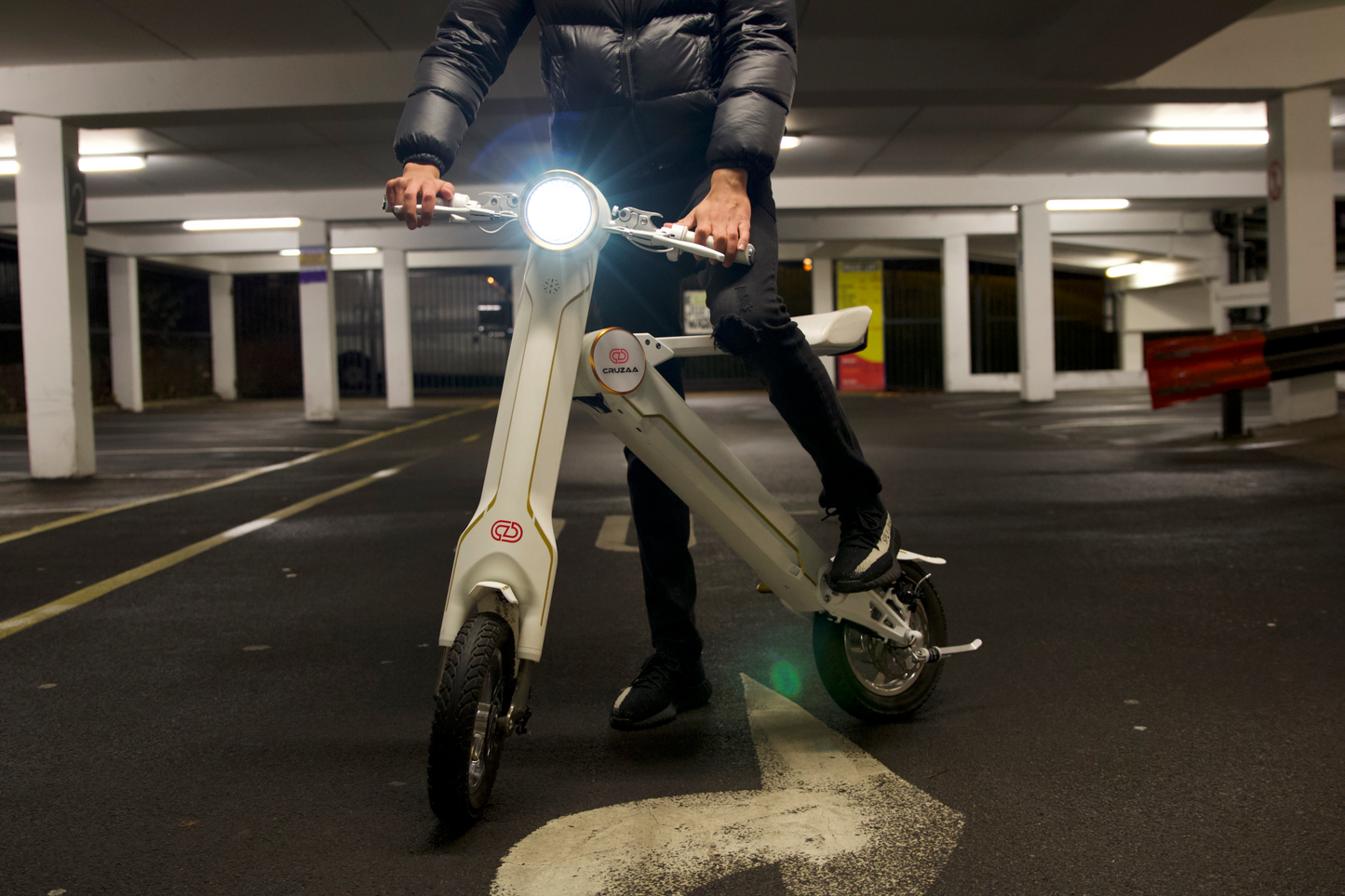 The Cruzaa PRO Electric Scooter - 45km Range & 35kmh Top Speed Cruzaa Built in Bluetooth & Speakers + USB - Racing White