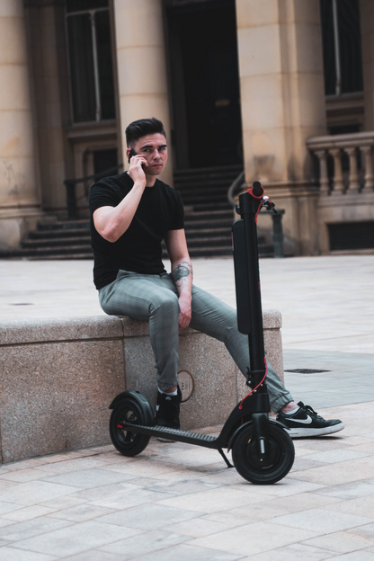 The Official Cruzaa Commuta E-Scooter 45km Range - 25kmh Top Speed - ships from UK