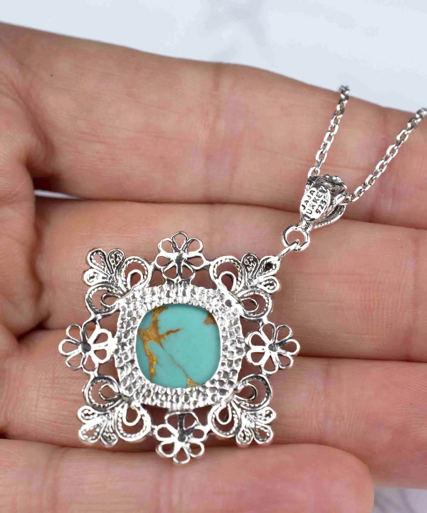 Filigree Art Turquoise Gemstone Daisy Design Women Silver Pendant Necklace