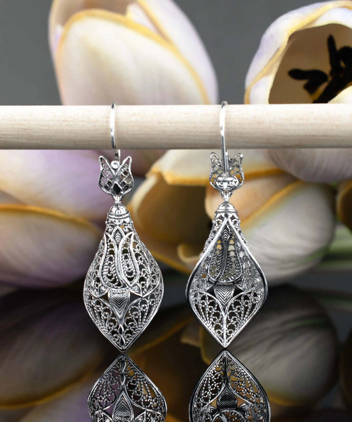 Filigree Art Tulip Figured Women Sterling Silver Dangle Drop Earrings