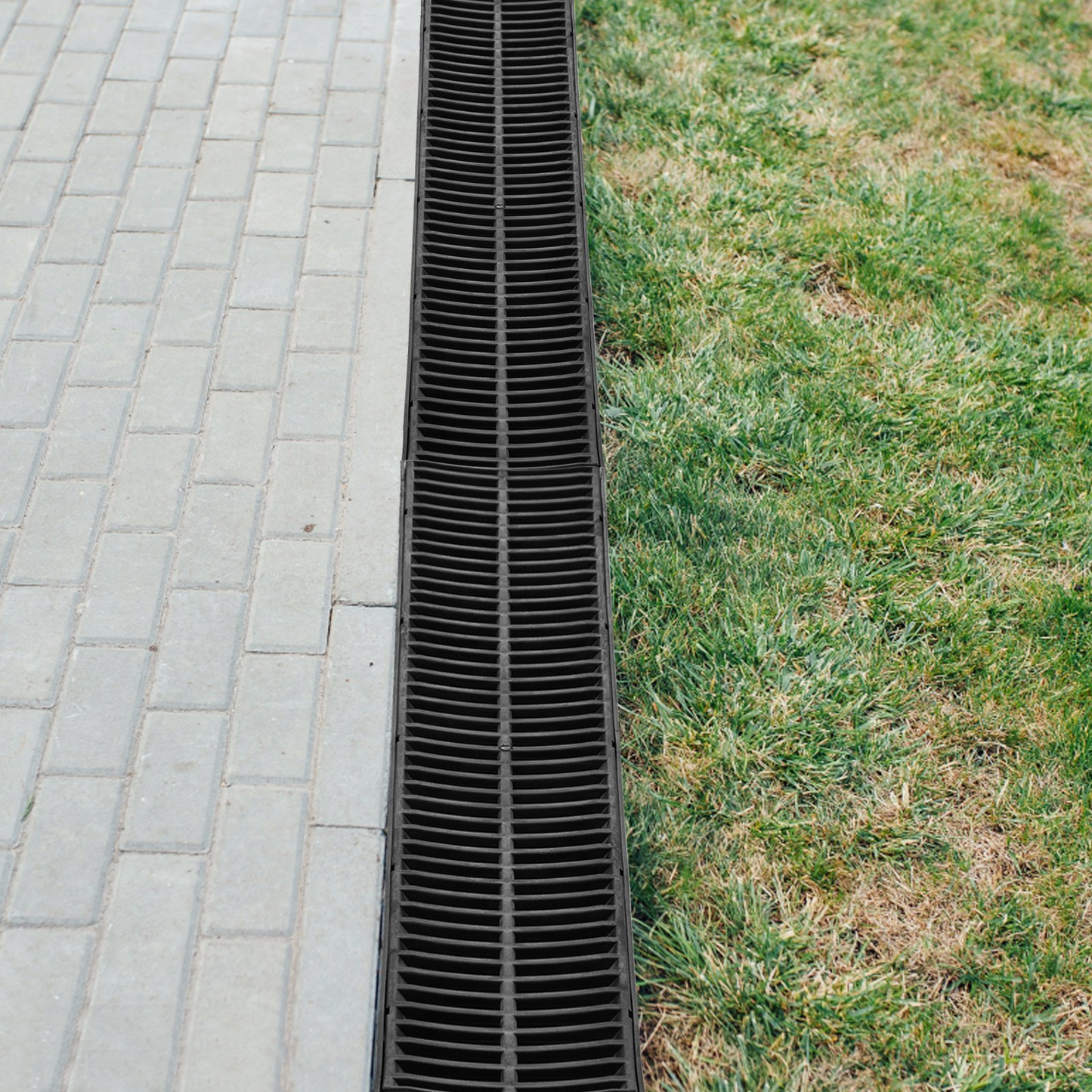 VEVOR Trench Drain System,5.8x5.2x39.4-Inch HDPE Drainage Trench,Channel Drain with Plastic Grate,Black Plastic Garage Floor Drain,3x39 Trench Drain Grate,with 3 End Caps, for Garden, Driveway-3 Pack