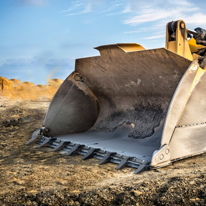 VEVOR Bucket Tooth Bar, 66'', Heavy Duty Tractor Bucket 8 Teeth Bar for Loader Tractor Skidsteer, 4560 lbs Load-Bearing Capacity Bolt On Design, for Efficient Soil Excavation and Bucket Protection