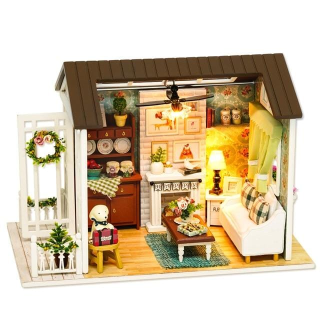 COUNTRY LIVING MINIATURE DOLLHOUSE